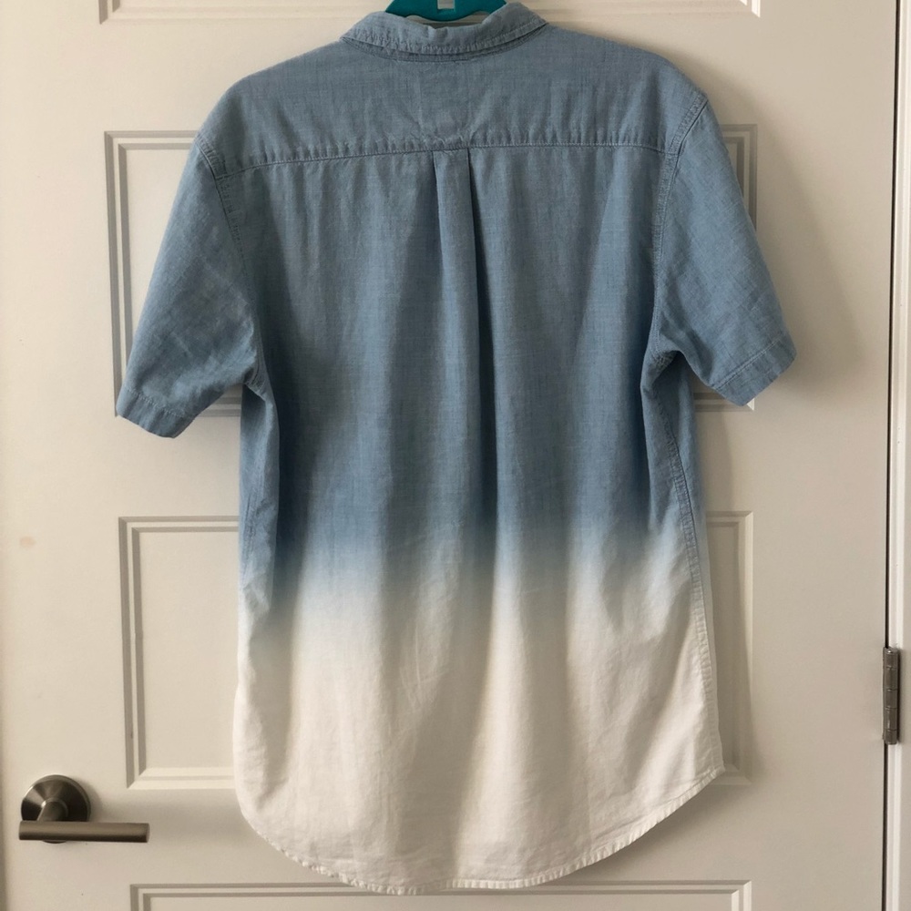 Levi’s Button Down - Picture 2 of 4